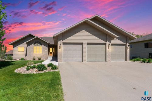 608 N Riverwood Cir Circle, Brandon, SD, 57005-6666 | Card Image