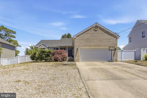 515 Coral Ln, Manahawkin, NJ, 08050-2125 | Card Image