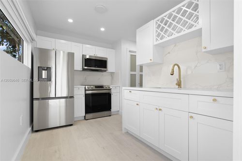 3-129 Sw 9th Ave, Miami, FL, 33130-1103 | Card Image
