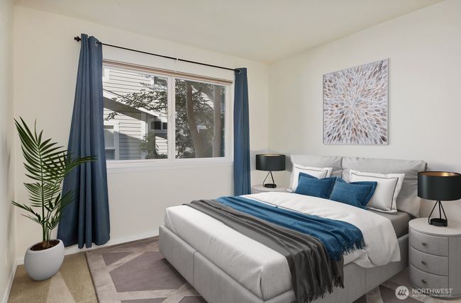 Guest room on Main floor | Image 19
