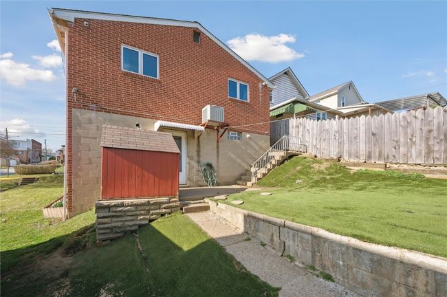 502 Sycamore St, House other with 3 bedrooms, 2 bathrooms and 2 parking in Vandergrift PA | Image 33