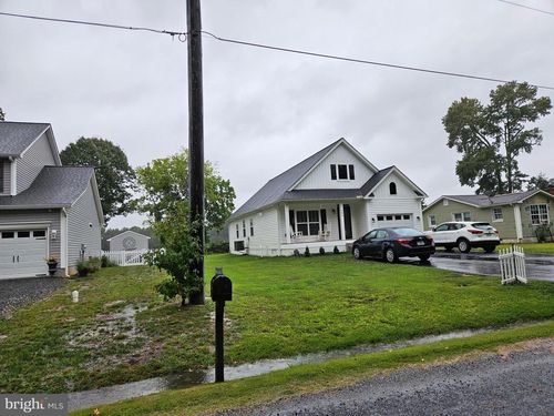 484 Latane Dr, Colonial Beach, VA, 22443-5070 | Card Image