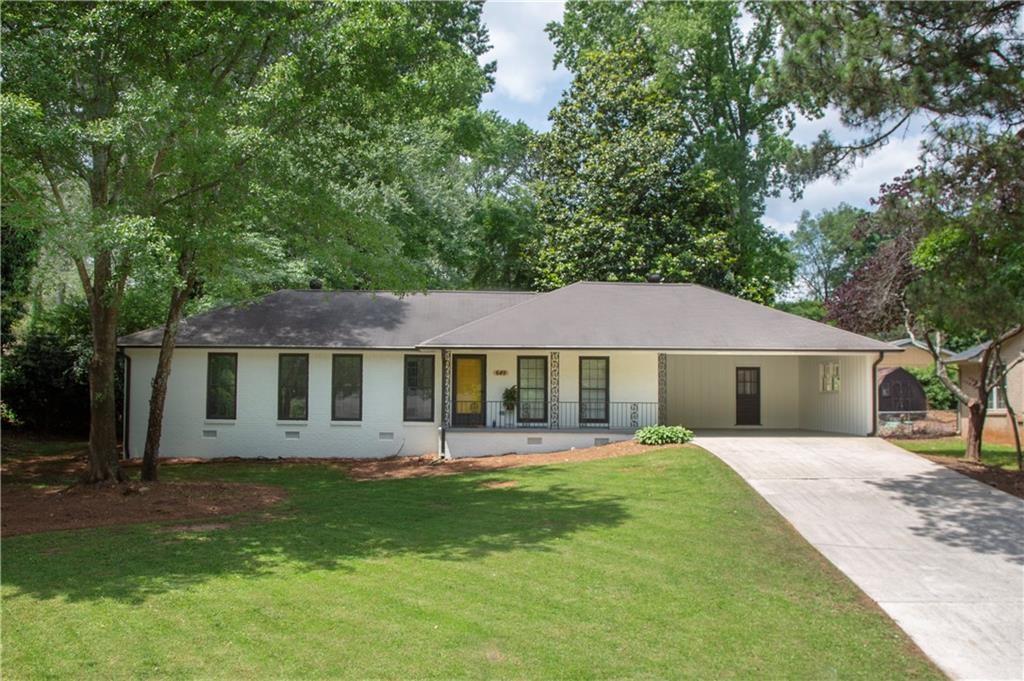 Rollingwood Dr, Stone Mountain, GA 30087