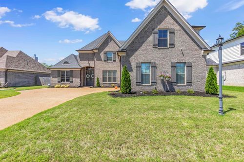 9730 Woodland Fox Ln N, Cordova, TN, 38018-1068 | Card Image
