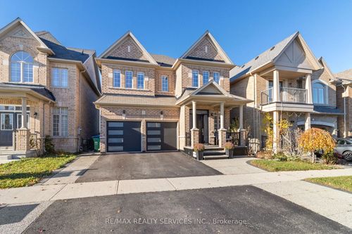 22 Vontress St, Brampton, ON, L6R3S4 | Card Image