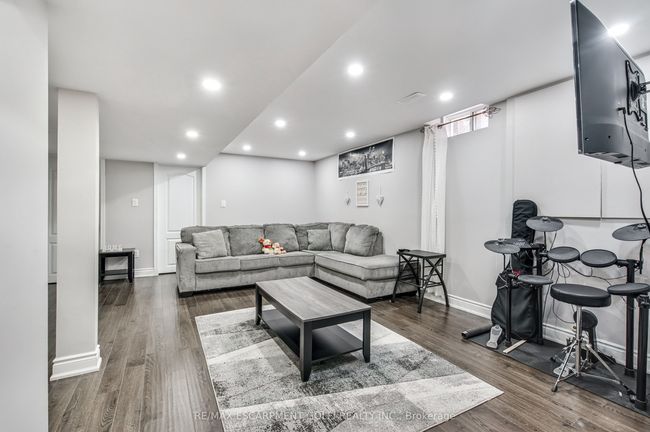 24 Diamond Crt, House other with 5 bedrooms, 3 bathrooms and 4 parking in Hamilton ON | Image 28