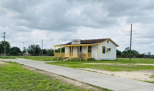 525 S Aransas St, Alice, TX, 78332-5312 | Card Image