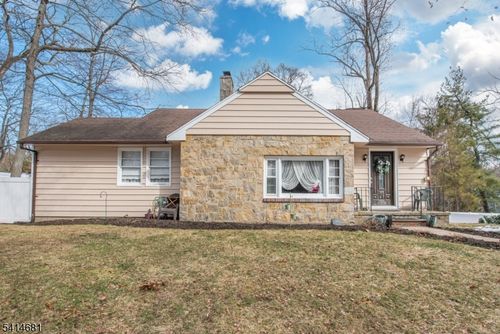 153 Algonquin Trl, Wayne, NJ, 07470-5018 | Card Image