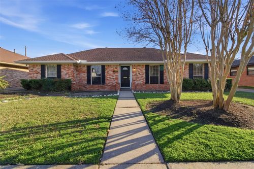2310 Droxford Dr, Houston, TX, 77008-3013 | Card Image
