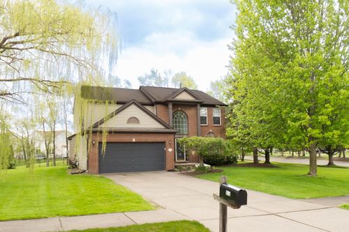 399 Quail Ridge Ct, Waterford, MI, 48327-4332 | Card Image
