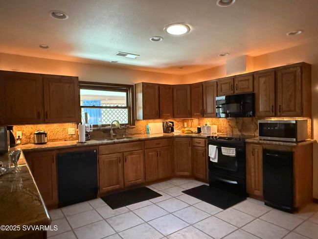 3742 E Lake Shore Dr, House other with 3 bedrooms, 3 bathrooms and null parking in Rimrock AZ | Image 17