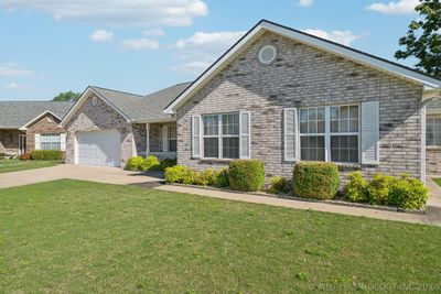 225 Se 15th Court, House other with 3 bedrooms, 2 bathrooms and null parking in Pryor OK | Image 3