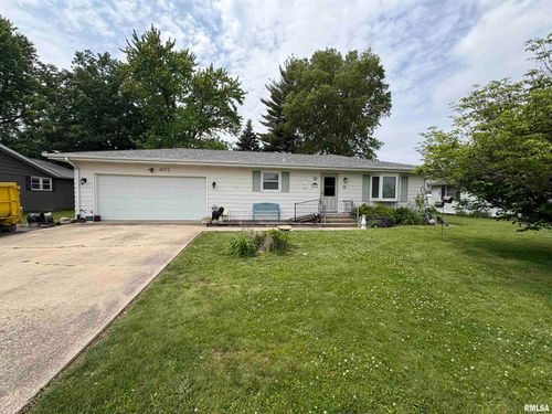 401 N Toepfer St, Tremont, IL, 61568-8589 | Card Image