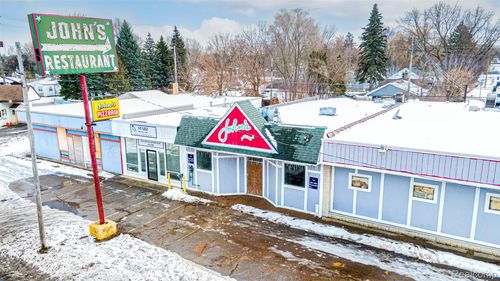 3600 Davison Rd, Flint, MI, 48506-3943 | Card Image