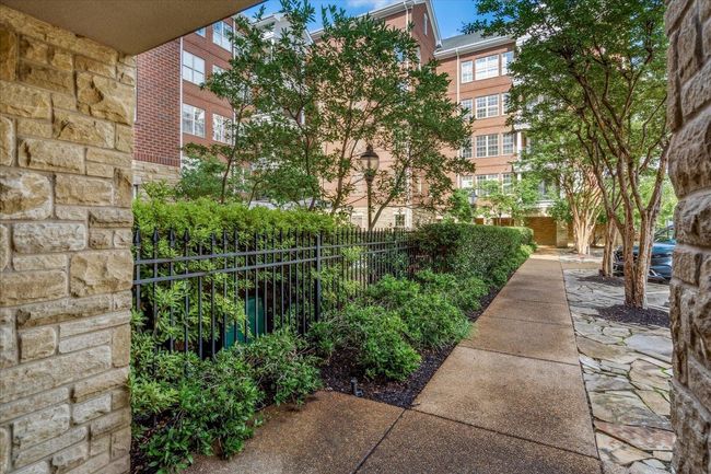 APT-201 - 3520 Central Ave, Condo with 2 bedrooms, 3 bathrooms and null parking in Memphis TN | Image 29
