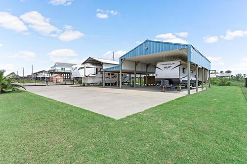 1253 O'Neil Rd, Crystal Beach, TX, 77650 | Card Image