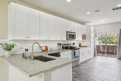 1209 Broken Arrow Trl, Carrollton, TX, 75007-6233 | Card Image