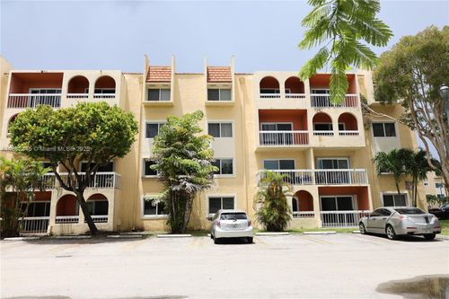 apt-414-7815 Camino Real, Miami, FL, 33143-6857 | Card Image