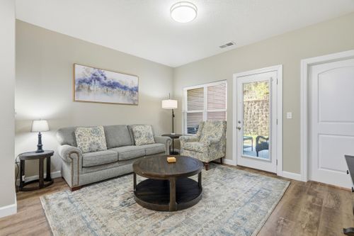 49-2-3003 N Vineyards Ter, Branson, MO, 65616-4289 | Card Image