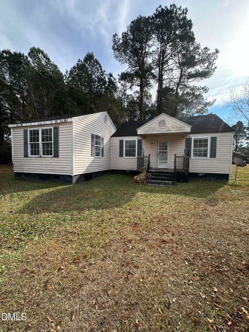 4539 Kay Cir, Grifton, NC, 28530-8627 | Card Image