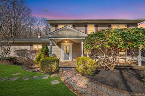155 Roselawn Rd, Highland Mills, NY, 10930-3104 | Card Image