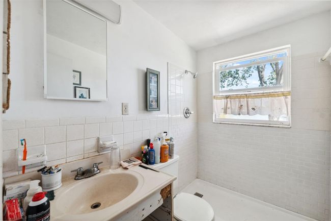 Bathroom | Image 25