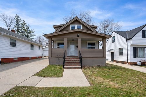 4248 Brookway Ln, Brooklyn, OH, 44144-1303 | Card Image