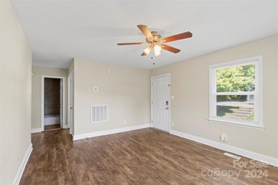 809 Norris Avenue, House other with 2 bedrooms, 1 bathrooms and null parking in Charlotte NC | Image 3