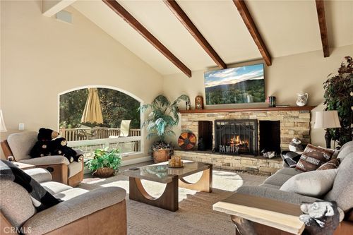 174 Hillcrest Ct, Lake Arrowhead, CA, 92352 | Card Image