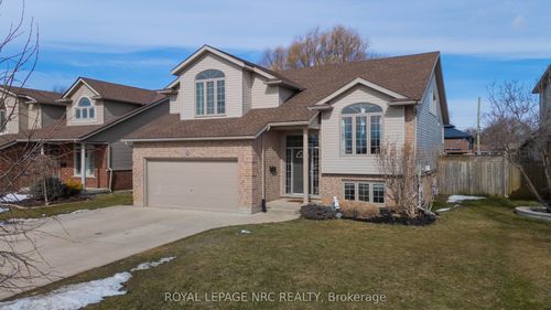 4001 Weinbrenner Rd, Niagara Falls, ON, L2G7X9 | Card Image