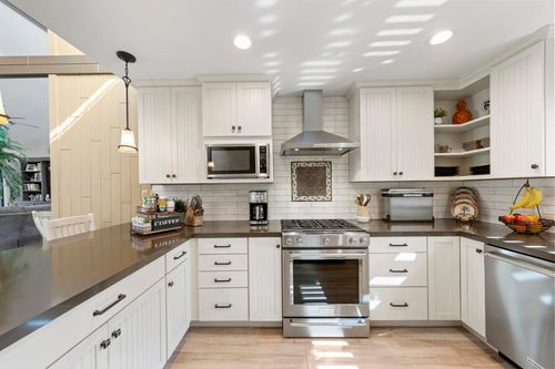 111 Juan Cir, Palm Desert, CA, 92260-2132 | Card Image