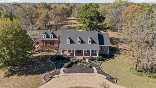 1594 Victoria Rd, Byhalia, MS, 38611-6909 | Card Image