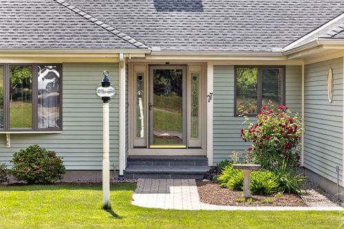77 Ennsbrook Dr, Teaticket, MA, 02536-6177 | Card Image