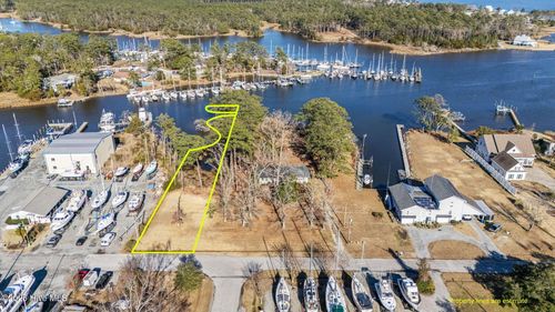 1238 Neuse Dr, Oriental, NC, 28571-9634 | Card Image