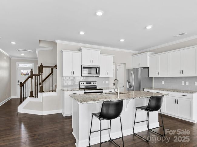 Kitchen | Image 10