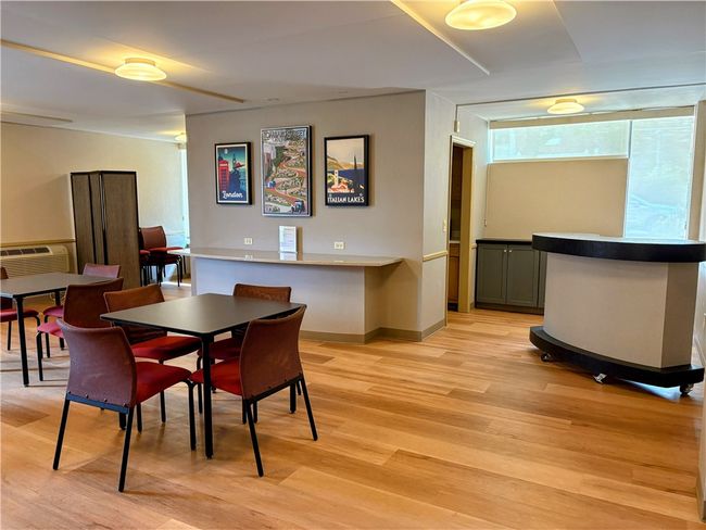 Party room | Image 35