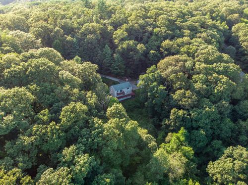 552 Squaw Rock Rd, Moosup, CT, 06354-1735 | Card Image