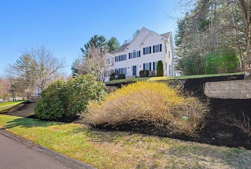 11 Broken Tree Rd, Medway, MA, 02053-2447 | Card Image