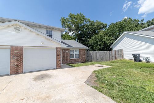 1607 Bold Ruler Ct, COLUMBIA, MO, 65202-3358 | Card Image