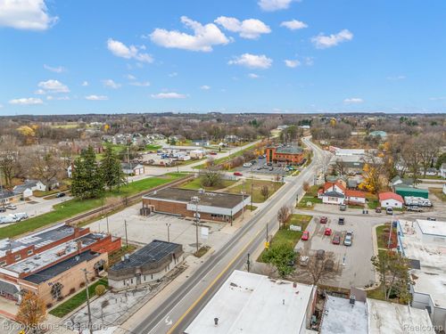 53 S Maple St, Grant, MI, 49327-8426 | Card Image