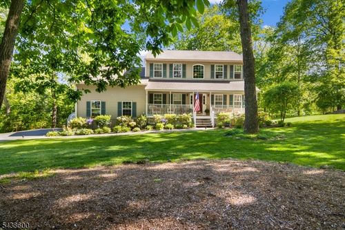 7 Lighthouse Cir, Lake Hopatcong, NJ, 07849-2261 | Card Image