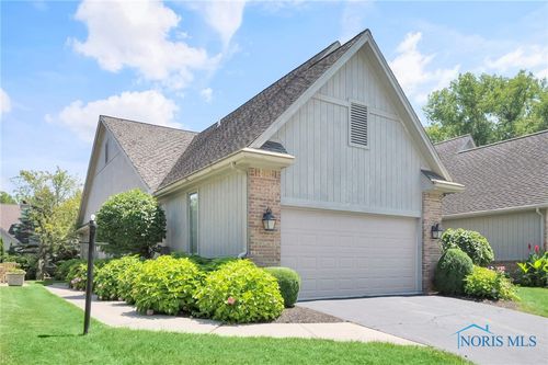 36 Woodforest Pkwy, Sylvania, OH, 43560-1880 | Card Image