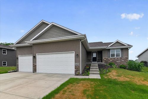 965 N Perry Pkwy, OREGON, WI, 53575-3305 | Card Image