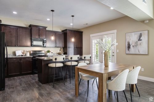 7902 S Farm House Ln, Midvale, UT, 84047-2864 | Card Image
