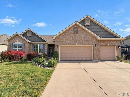 202 Andrea Lynne Dr, Wentzville, MO, 63385-5329 | Card Image