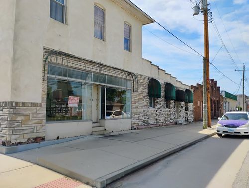 213 N Van Buren St, New Athens, IL, 62264-1035 | Card Image