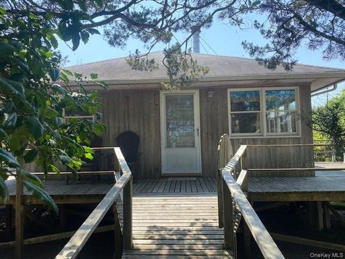 46 Robin Walk, Bay Shore, NY, 11706 | Card Image