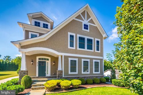 217 Pleasant St Sw, VIENNA, VA, 22180-5623 | Card Image