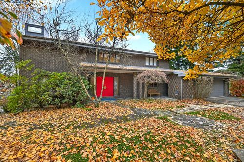 1526 Vermont Ave, White Oak, PA, 15131-2124 | Card Image