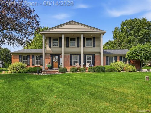 8348 Hilltop Ct, Washington Township, MI, 48095-1338 | Card Image